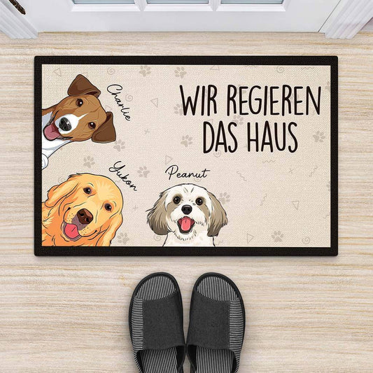 1662DGE2 wir regieren das haus personalisierte fussmatte fur hundeliebhaber