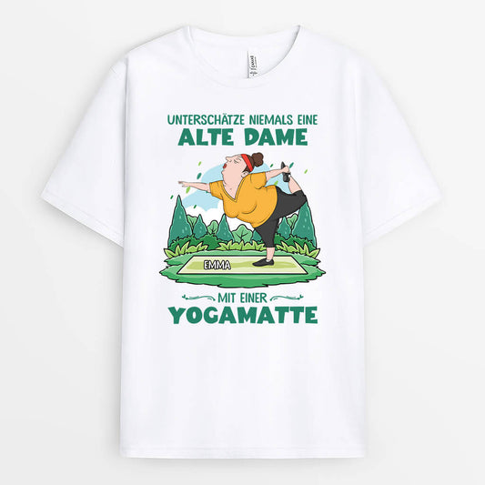 1888AGE1 personalisiertes unterschatze niemals eine alte dame mit einer yogamatte t shirt