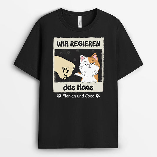 3424AGE1 wir regieren das haus personalisiertes t shirt mit verspielten katzen