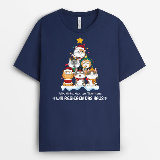 3425AGE2 wir regieren das haus personalisiertes t shirt mit verspielten katzen weihnachtsbaum