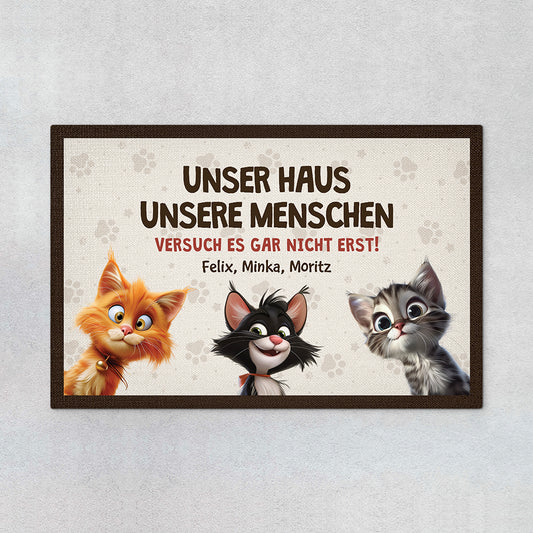 4438DGE1 unser haus unsere menschen lustige fussmatte katzen personalisiert 4438D