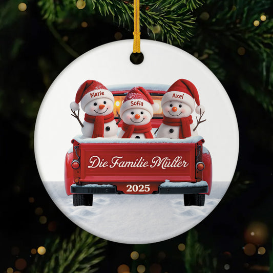 5659OGE1 schneemann im roten auto personalisierter christbaumschmuck familie_ keramik 5659OTVZI