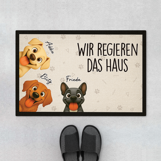 5925DGE1 wir regieren das haus fussmatte hunde personalisiert_ 5925D8H0C