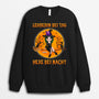 1331WGE1 personalisierter krankenschwester bei tag hexe bei nacht halloween pullover