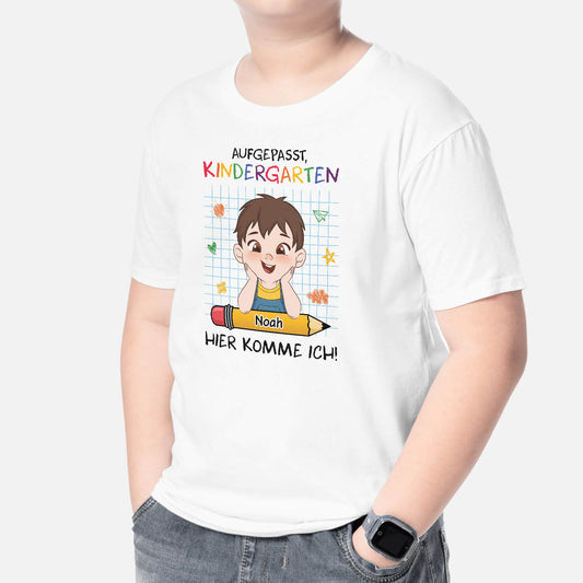 1659AGE2 personalisiertes aufgepasst kindergarten hier komme ich kinder t shirt