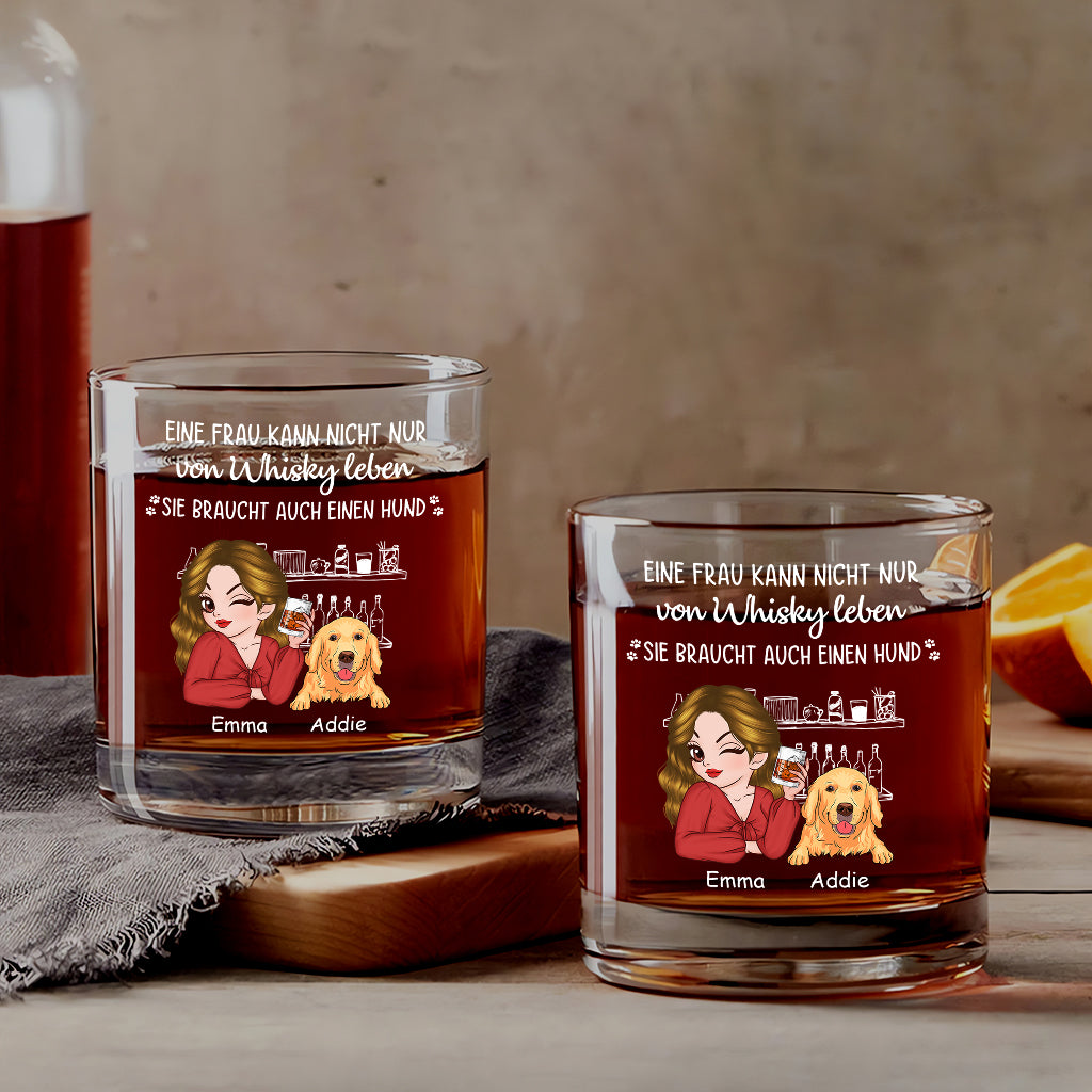 3902IGE1 eine frau kann nicht nur von wein leben personalisiertes whiskyglas fur hundeliebhaberin 3902I3M8C