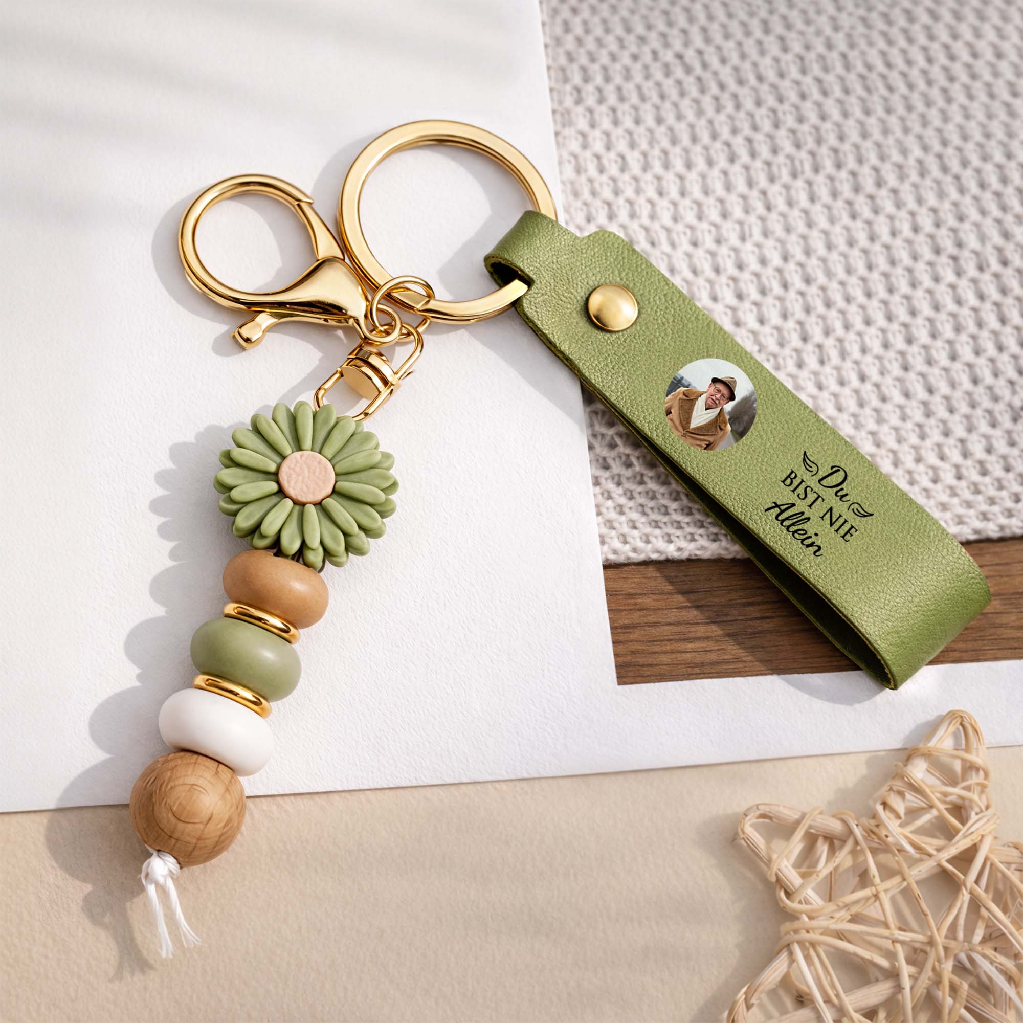 4289MGE2 du bist nie allein personalisierte trauergeschenke  uv druck daisy schlusselanhanger perlen mit foto 4289mjtq5a