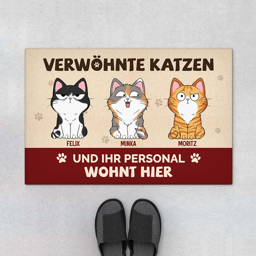 6314DGE1 hier wohnen verwohnte katzen mit personal fussmatte katzen personalisiert 6314DTQ5D