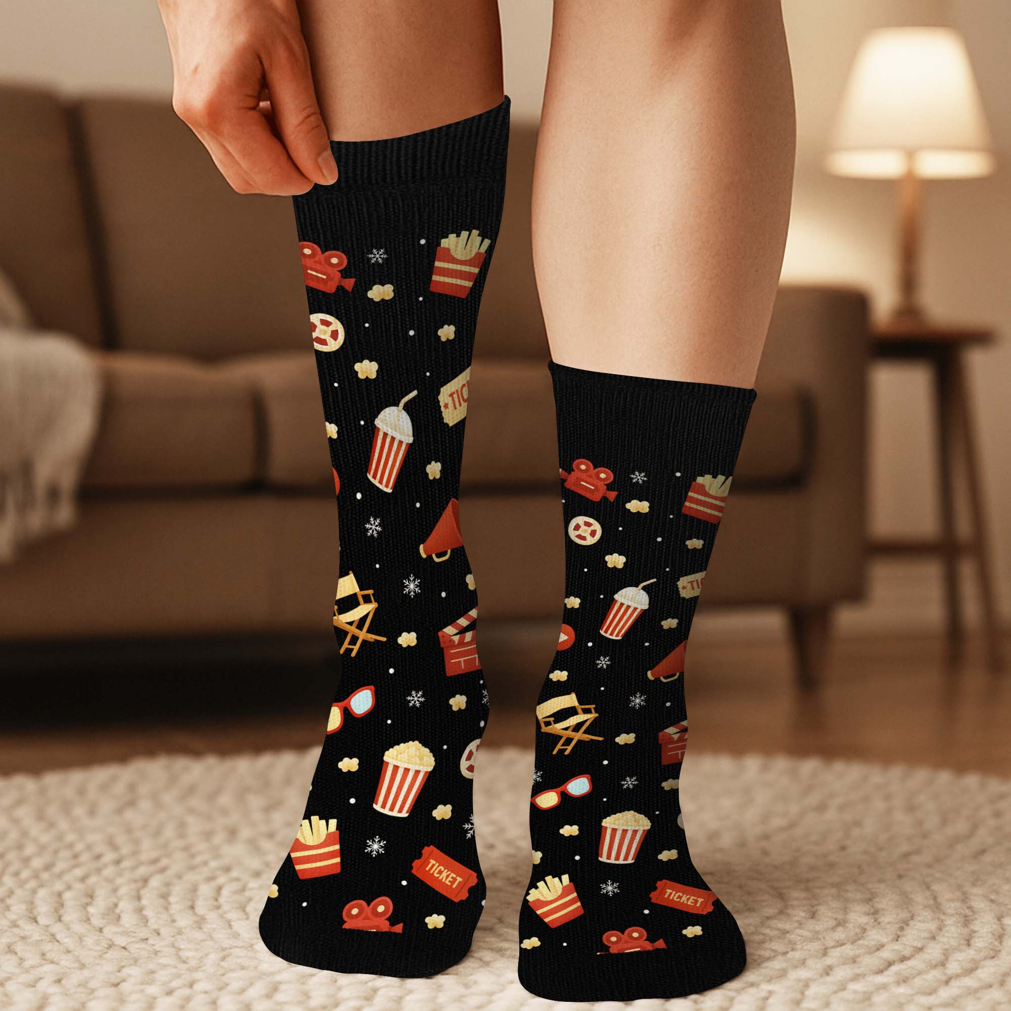 6584JGE3 bitte nicht storen ich schaue filme socken personalisieren text_ fur_ filmfans 6584J8QMA