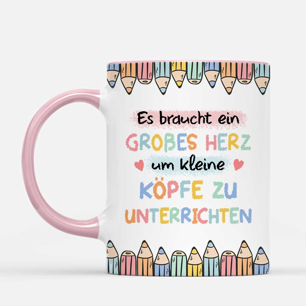 6667MGE2 es braucht ein grosses herz um kleine kopfe zu unterrichten personalisierte lehrer lehrerin tasse buntstifte 6667MKTWT