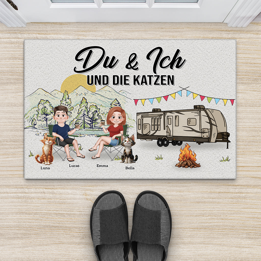 Du & Ich Und Die Katzen - Fußmatte Camping Personalisiert Paar